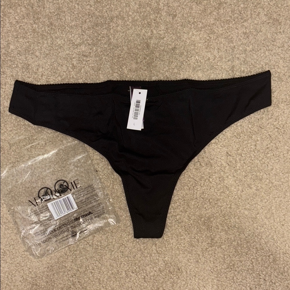 🆕 NWT Adore Me Black Thong Panties, Size Large, Very Cute!